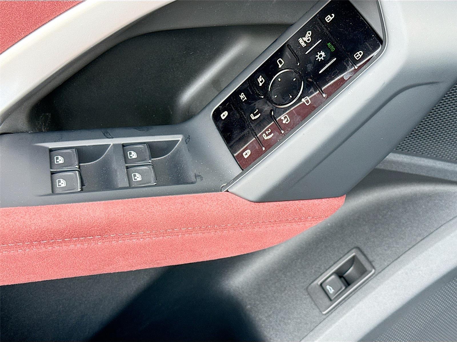 2025 Audi SQ5 Premium Plus