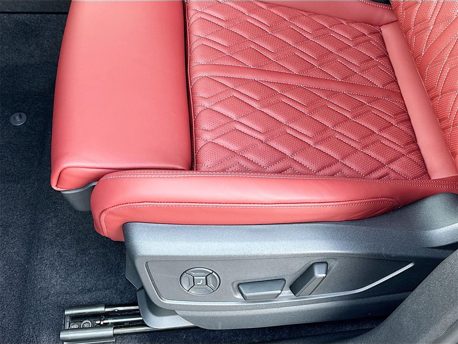 2025 Audi SQ5 Premium Plus