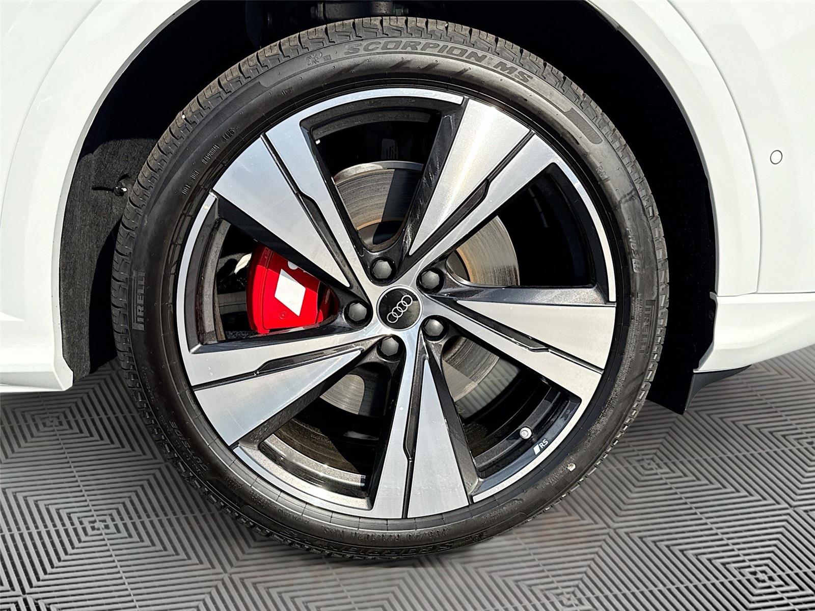 2025 Audi SQ5 Premium Plus