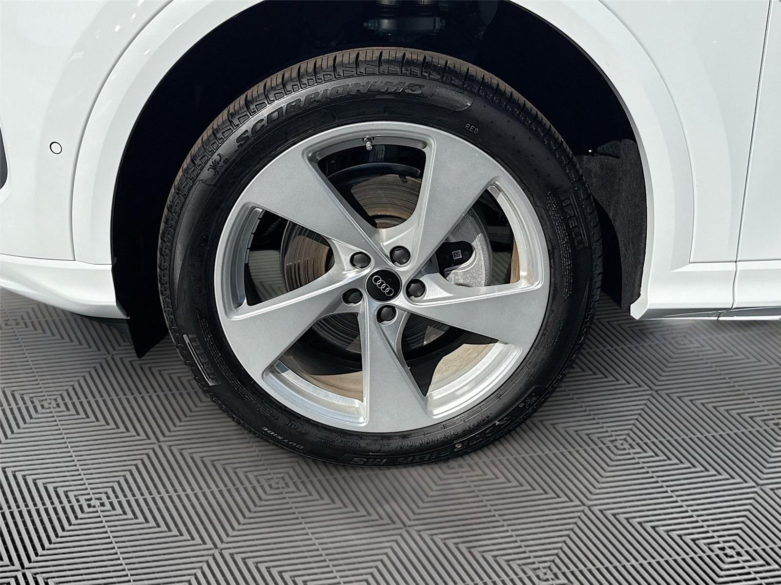 2025 Audi Q5 Premium Plus