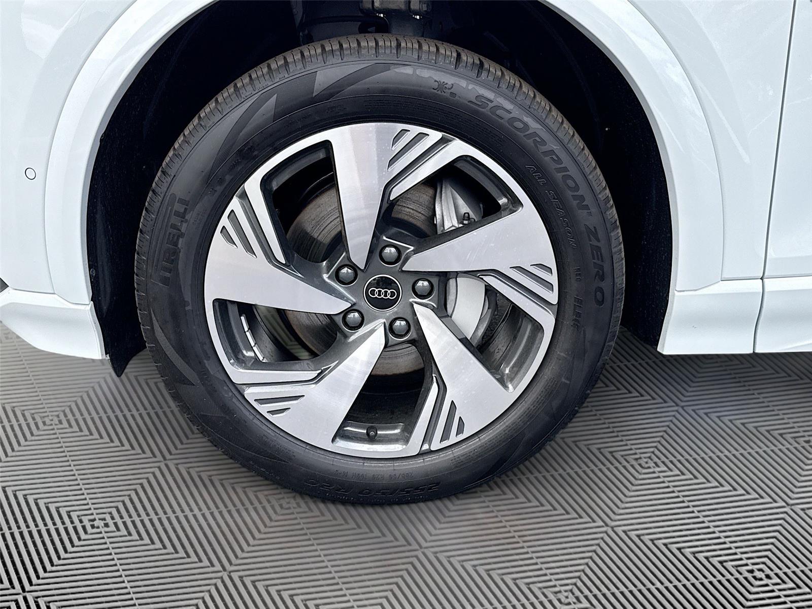 2025 Audi Q6 e-tron Premium