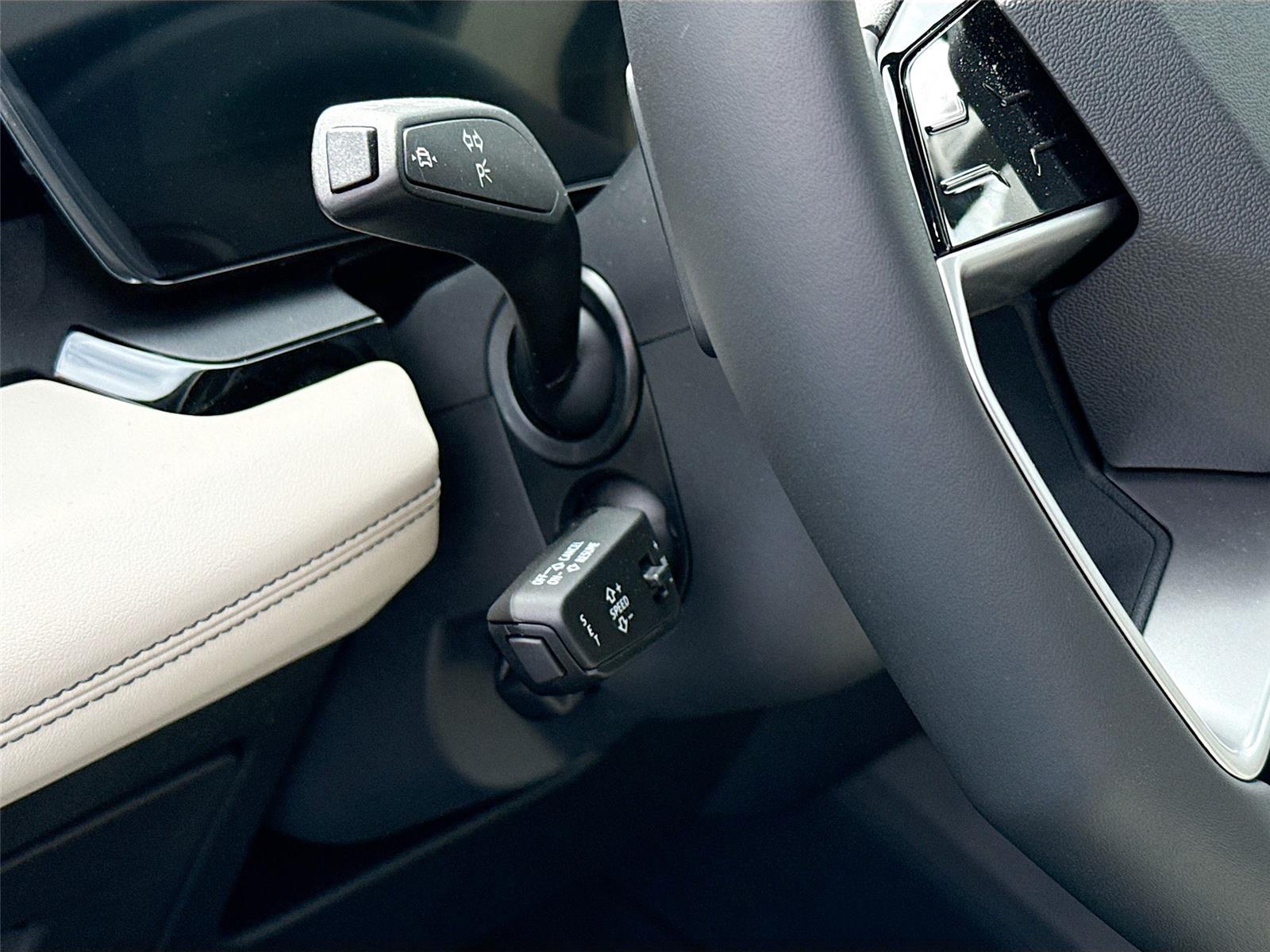 2025 Audi Q6 e-tron Premium