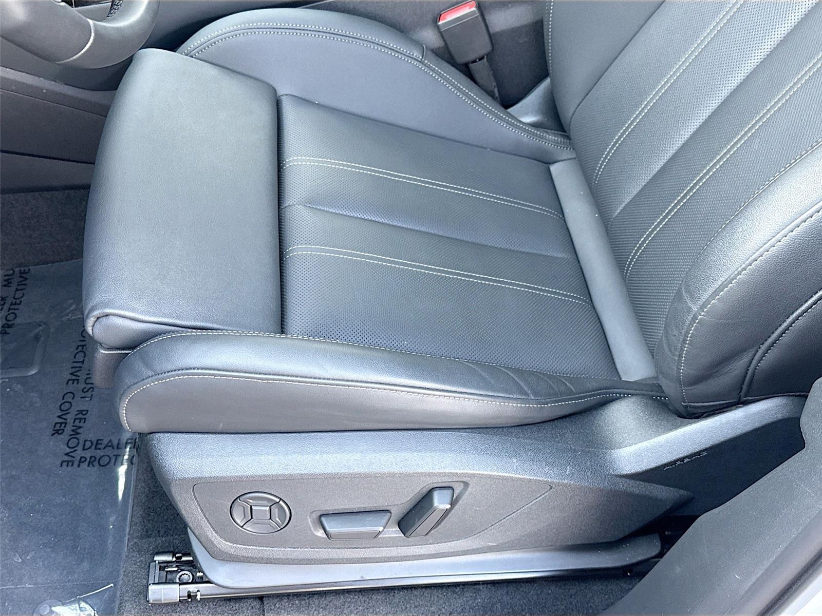 2025 Audi Q6 e-tron Premium Plus