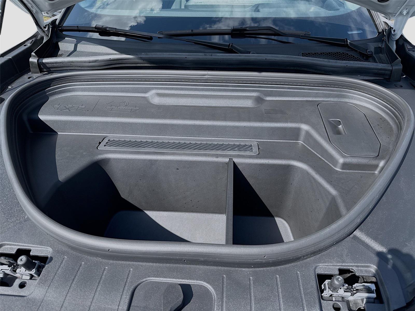 2025 Audi Q6 e-tron Premium Plus