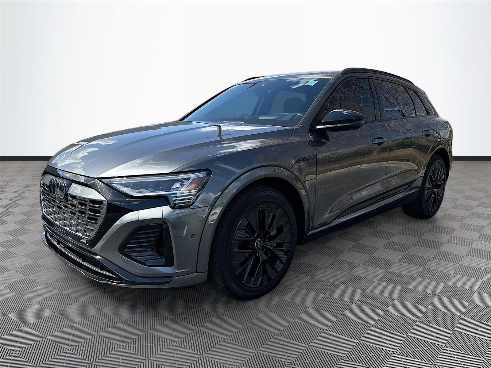 2024 Audi Q8 e-tron Prestige