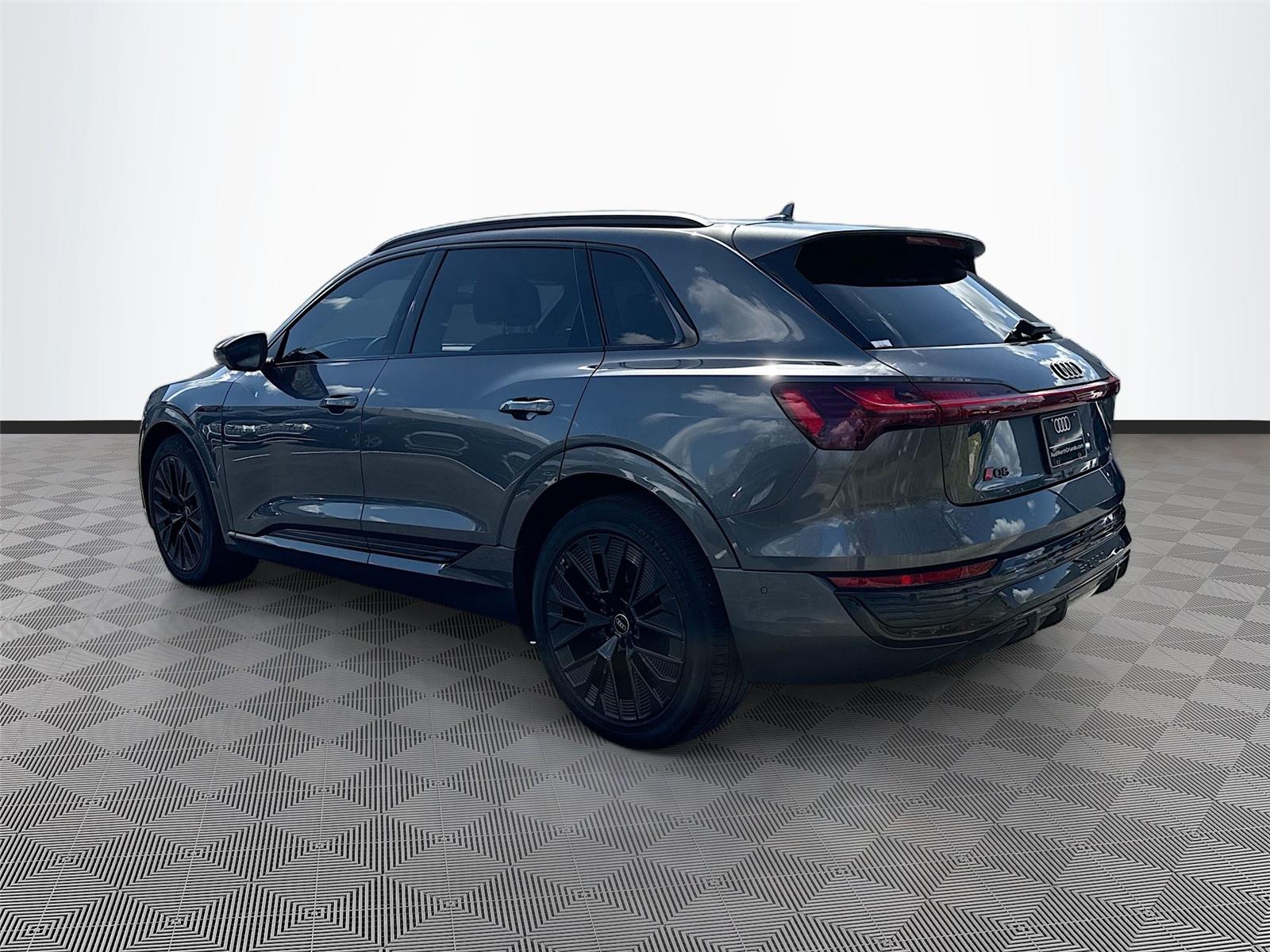 2024 Audi Q8 e-tron Prestige