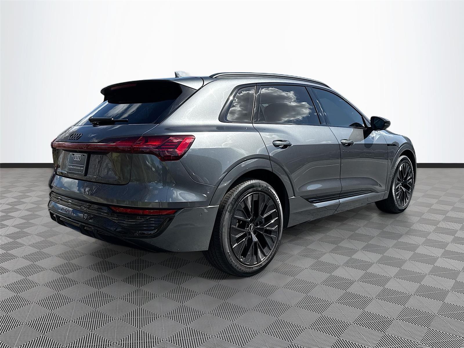 2024 Audi Q8 e-tron Prestige