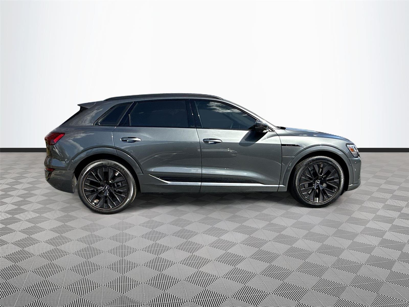 2024 Audi Q8 e-tron Prestige