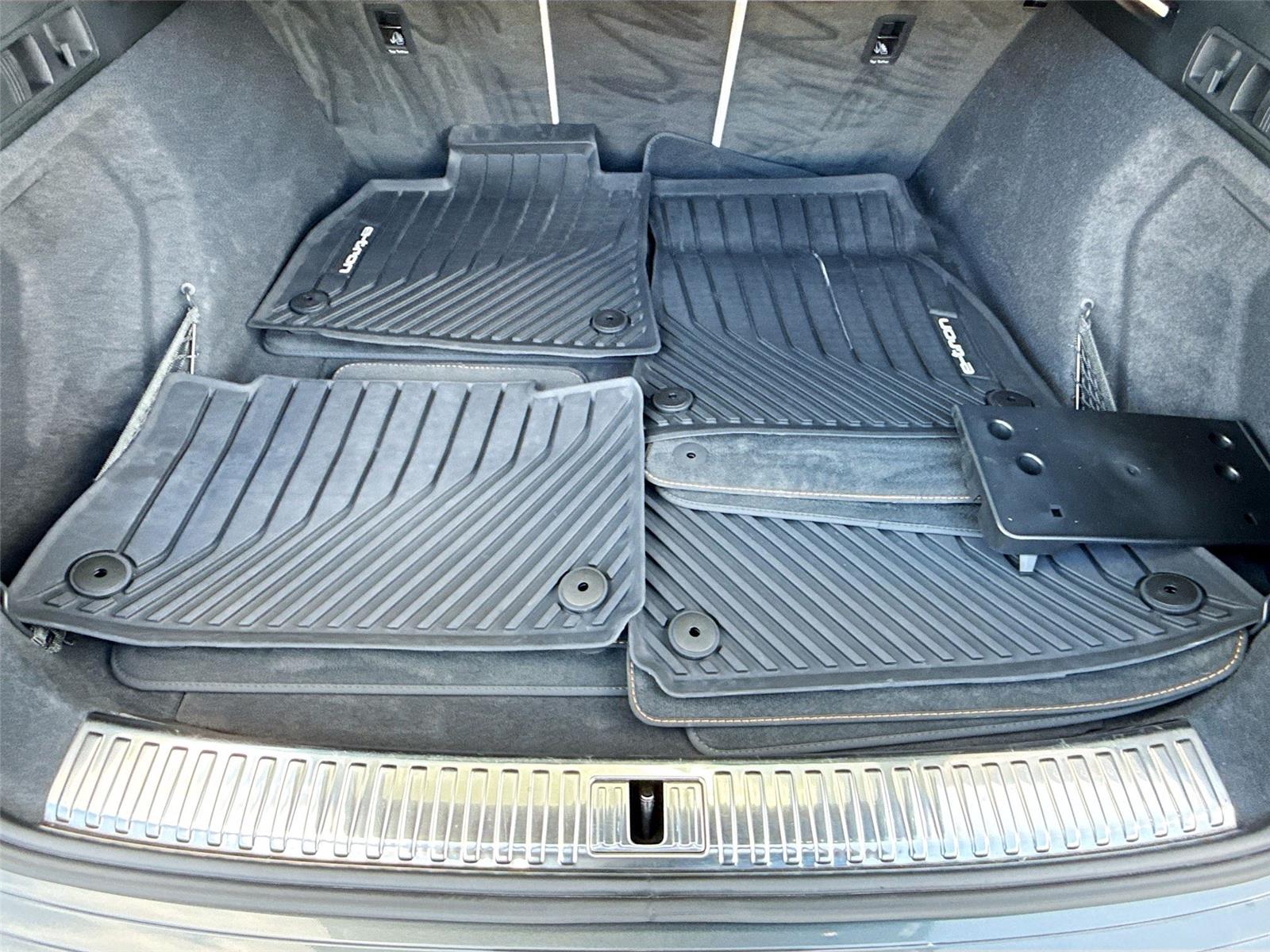 2024 Audi Q8 e-tron Prestige