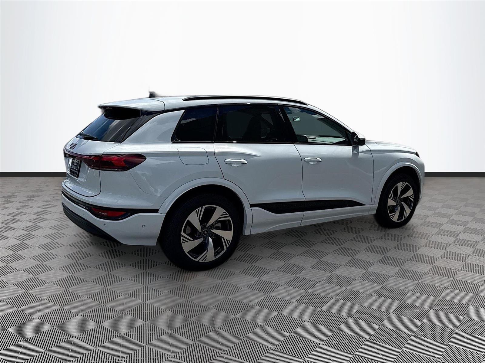 2025 Audi Q6 e-tron Premium Plus