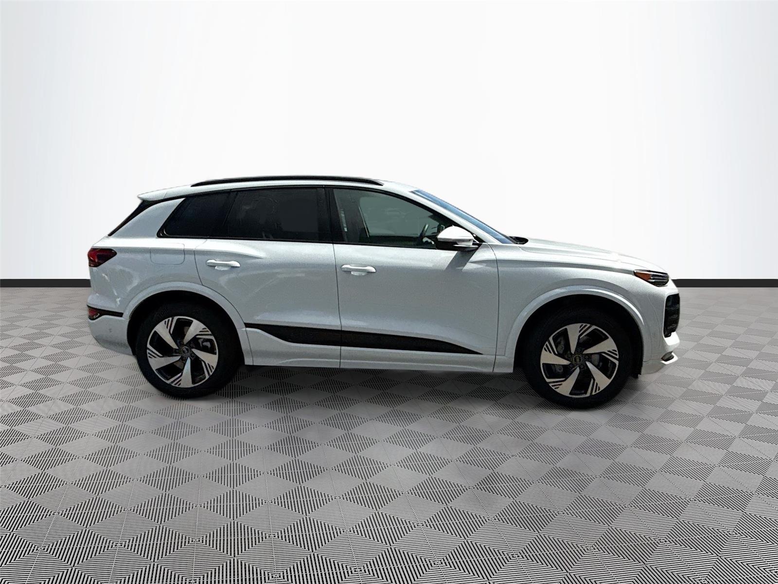 2025 Audi Q6 e-tron Premium Plus
