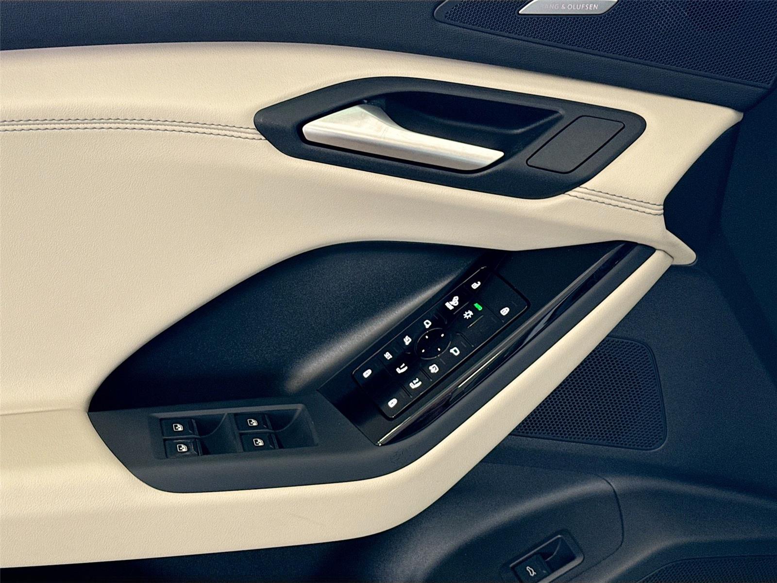 2025 Audi Q6 e-tron Premium Plus