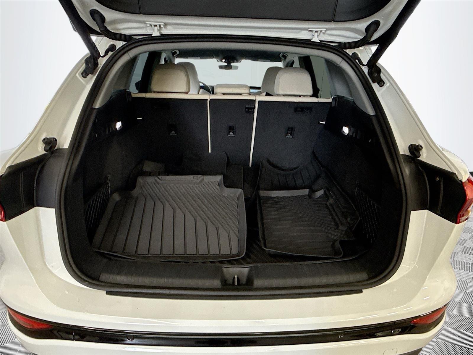 2025 Audi Q6 e-tron Premium Plus