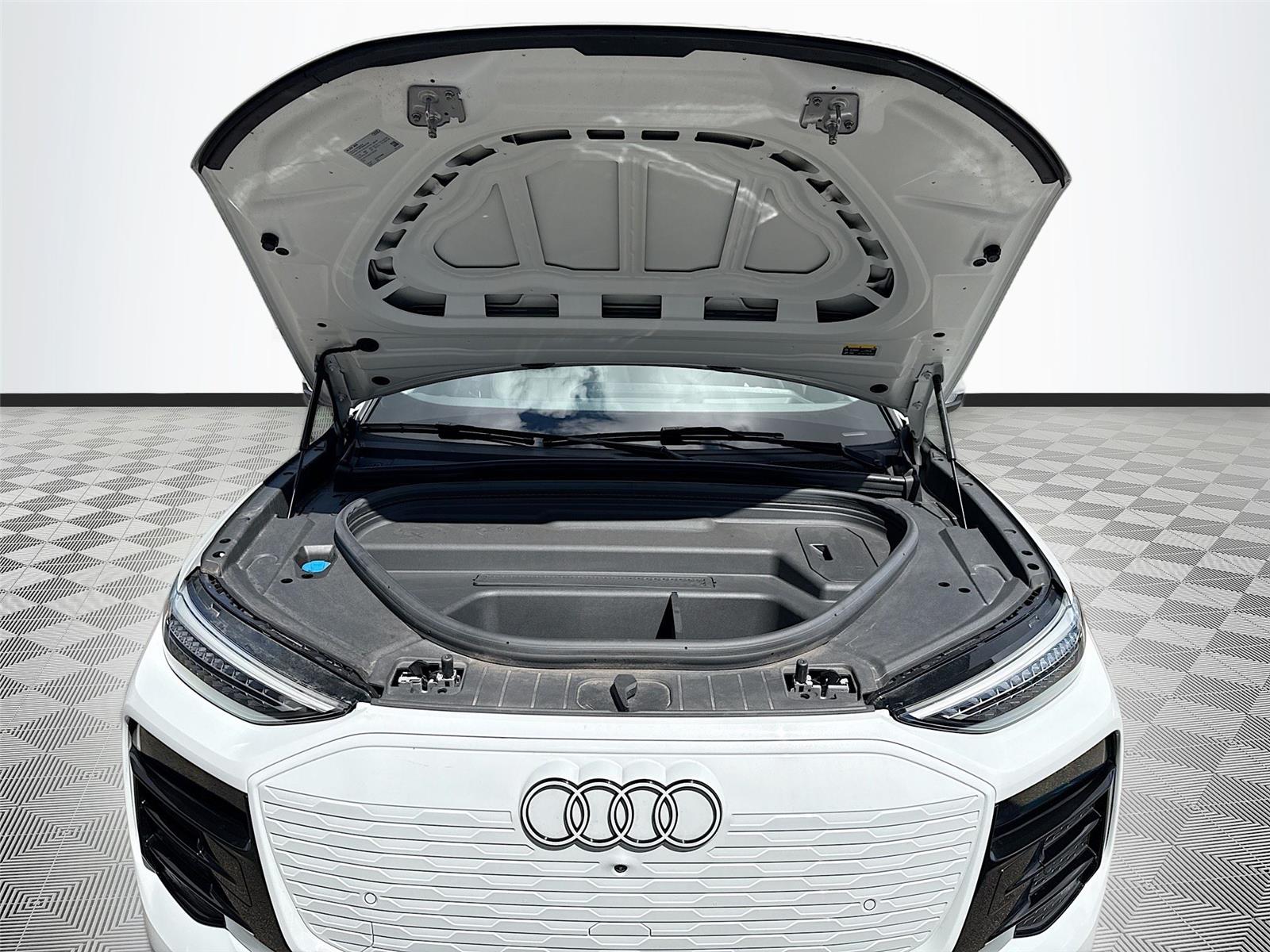 2025 Audi Q6 e-tron Premium Plus