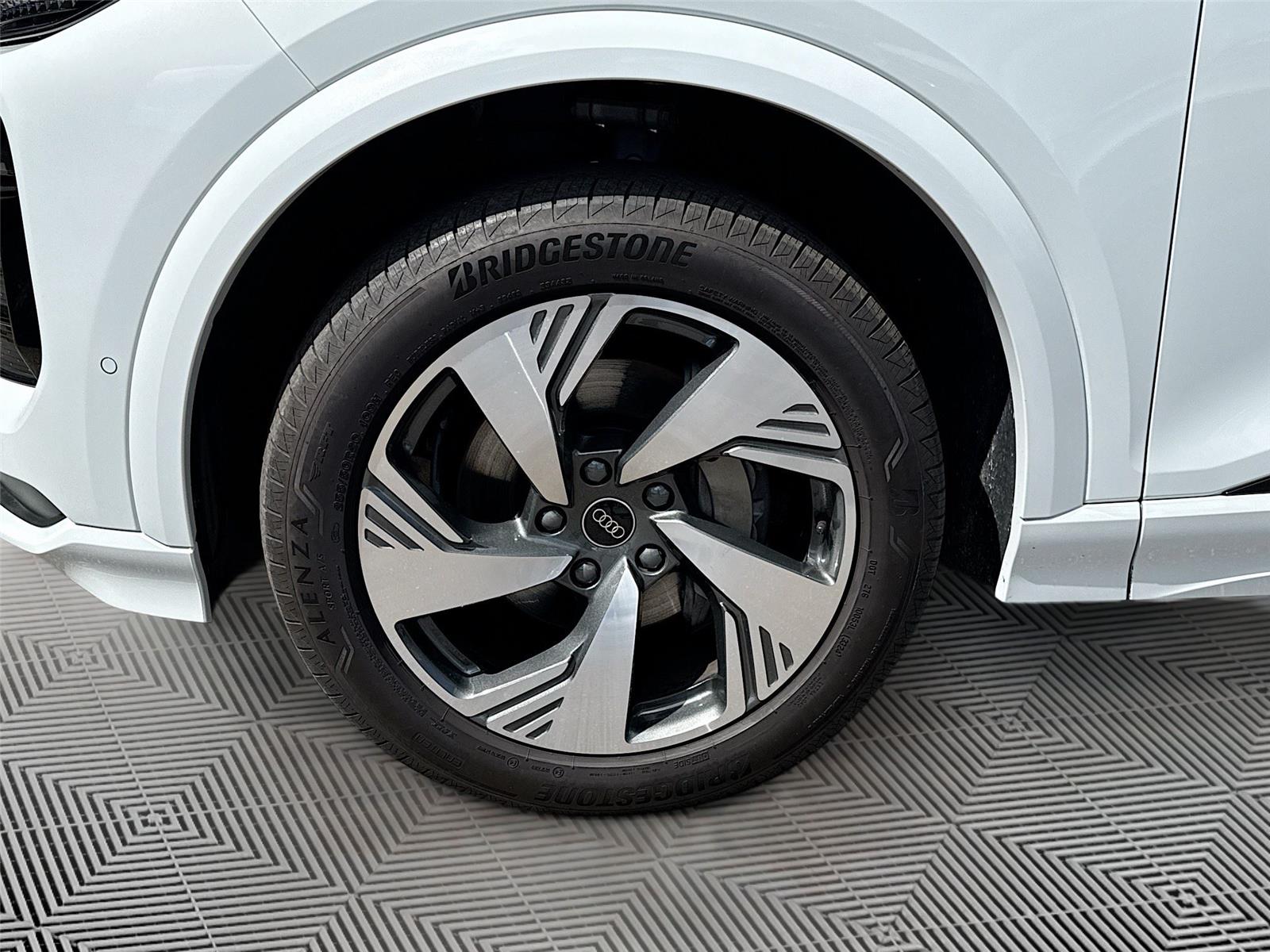 2025 Audi Q6 e-tron Premium Plus