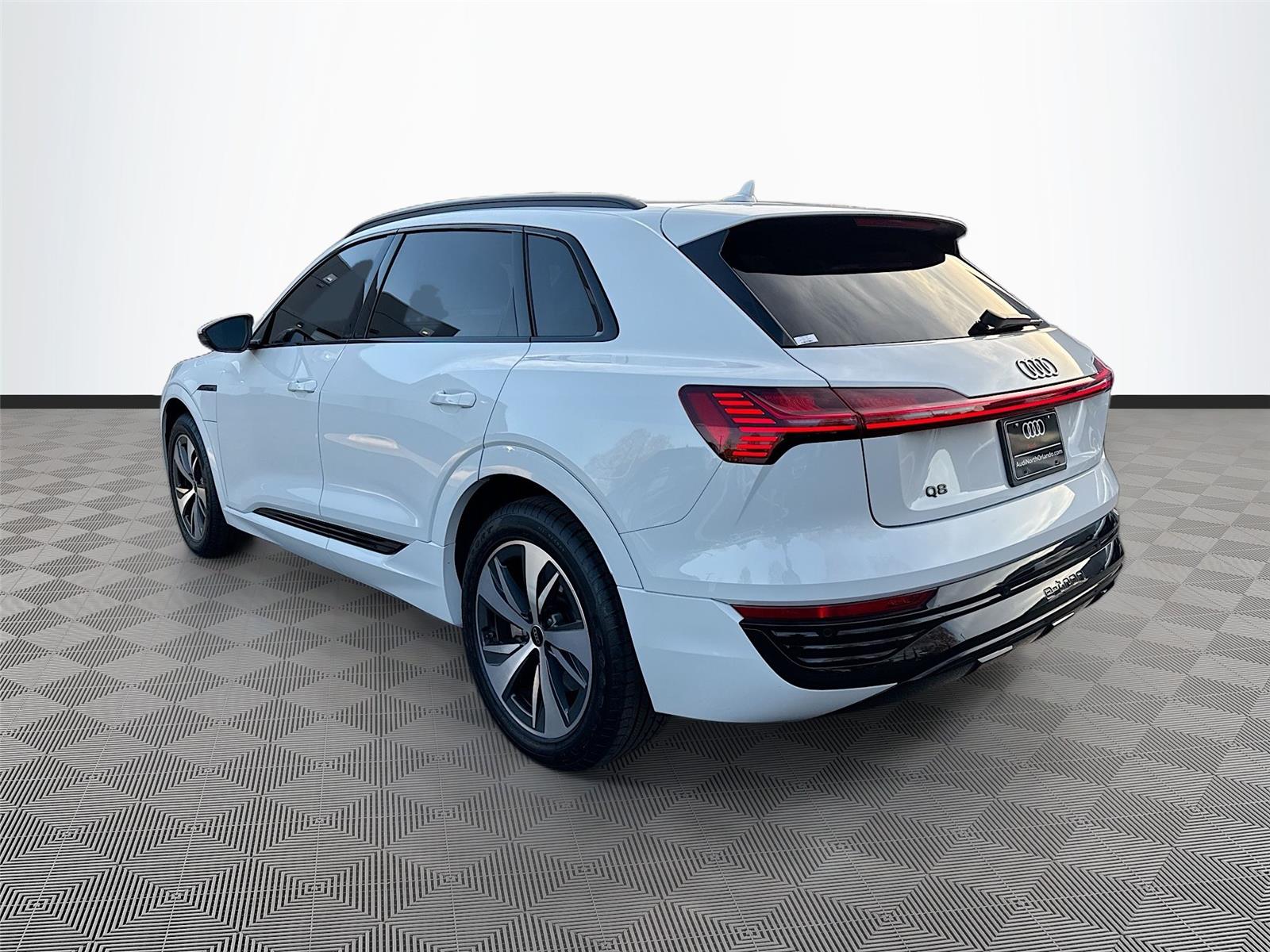 2024 Audi Q8 e-tron Premium