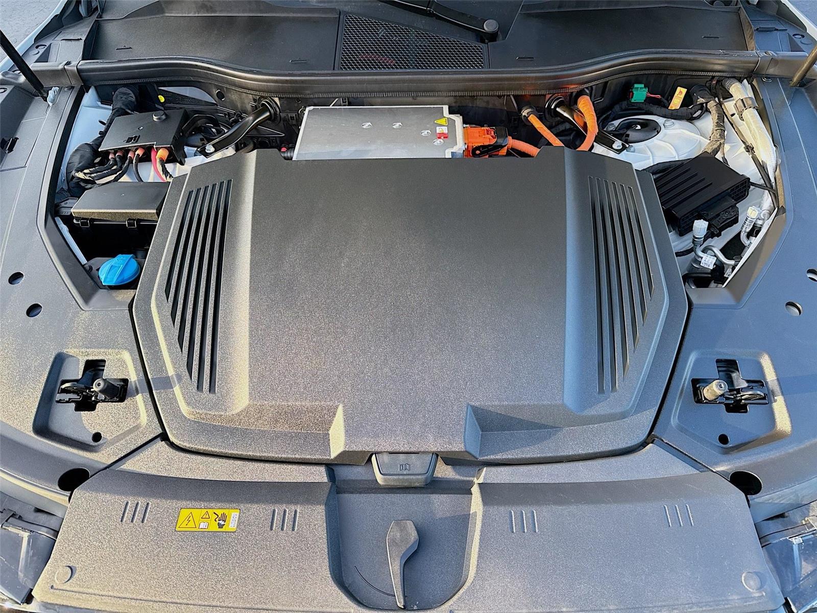 2024 Audi Q8 e-tron Premium