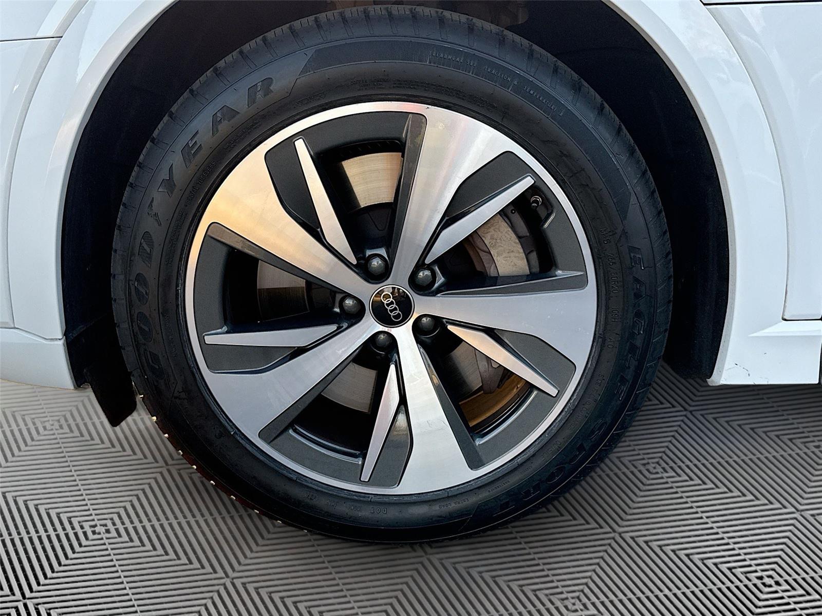 2024 Audi Q8 e-tron Premium