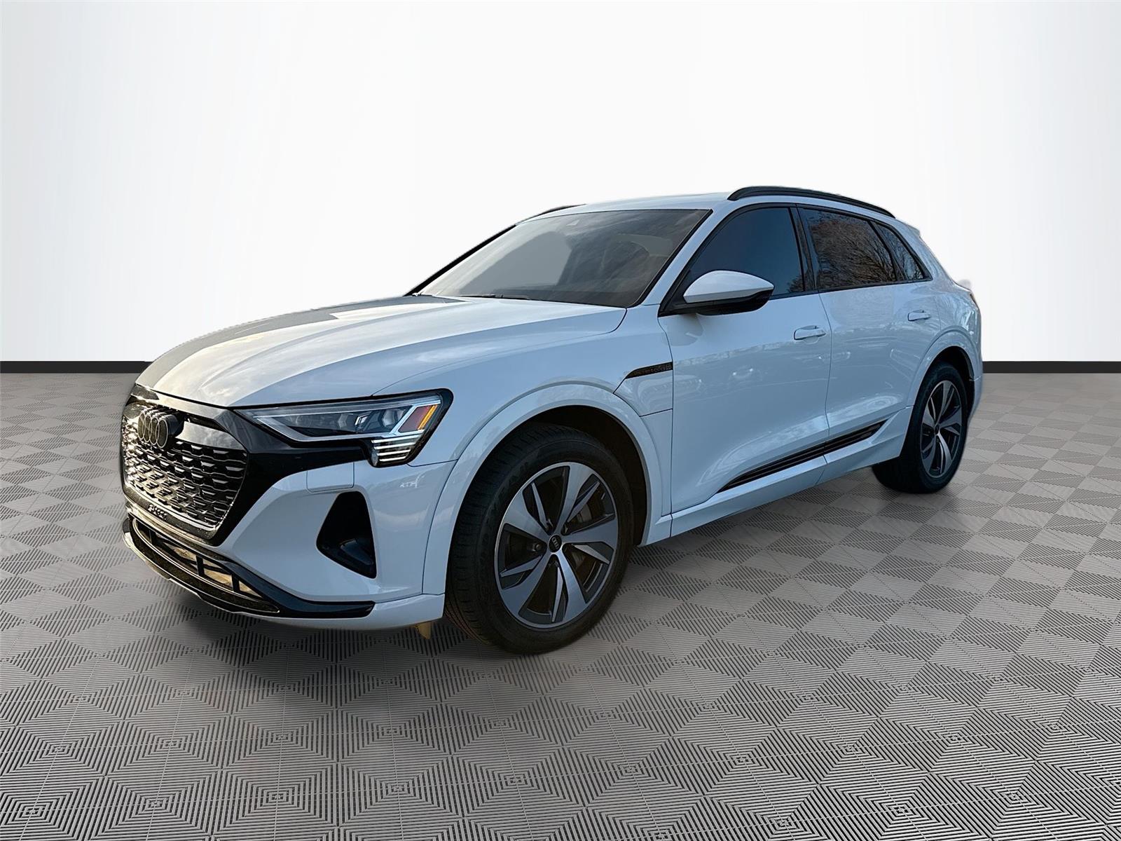 2024 Audi Q8 e-tron Premium