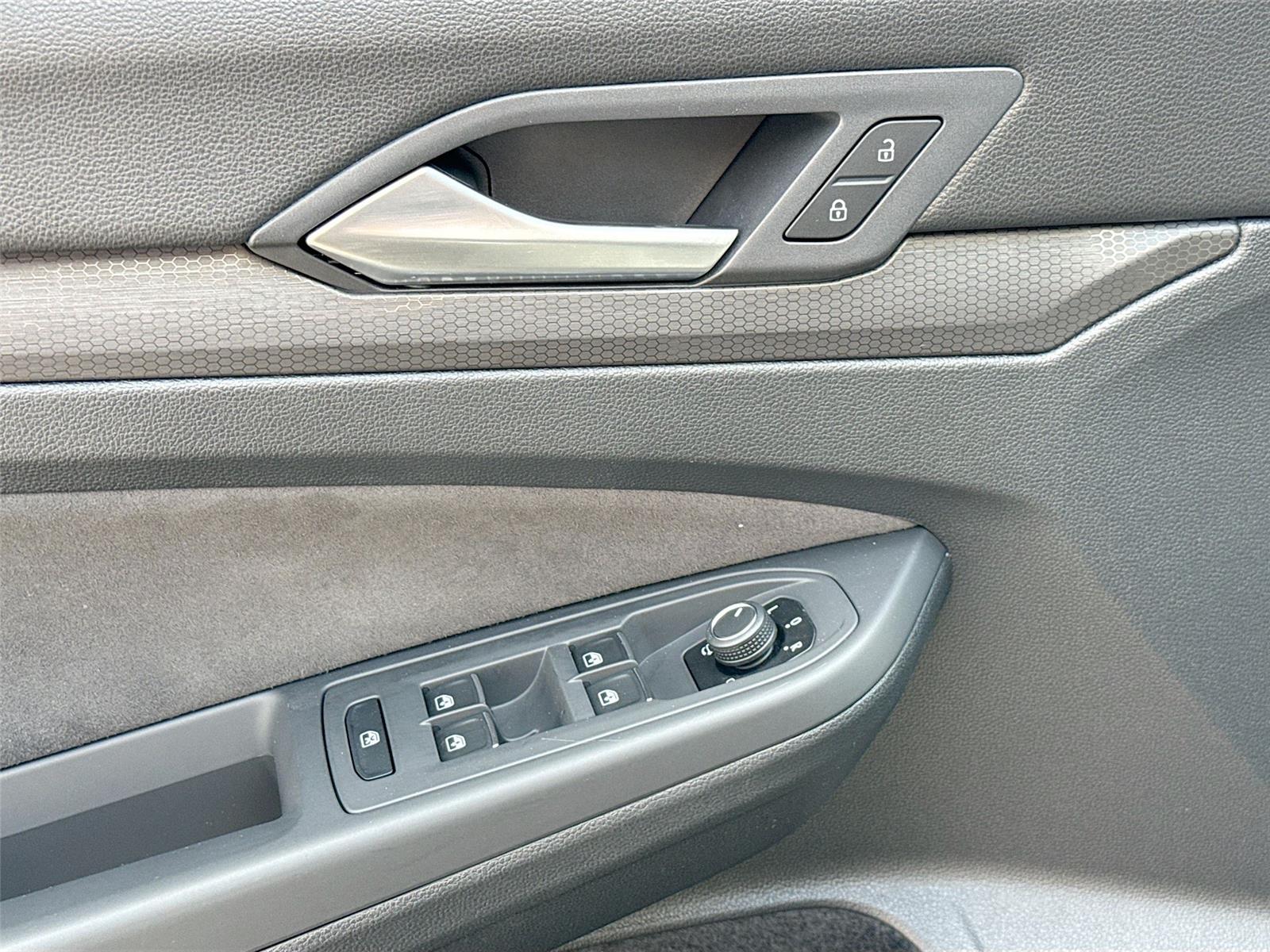 2024 VOLKSWAGEN GOLF GTI