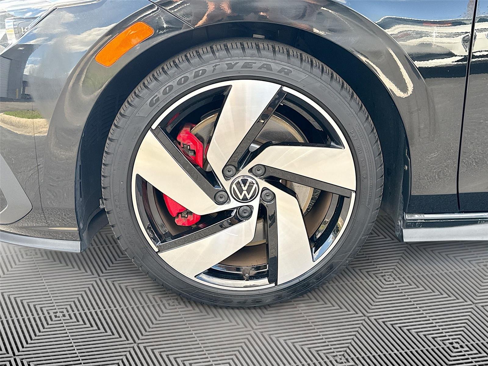 2024 VOLKSWAGEN GOLF GTI