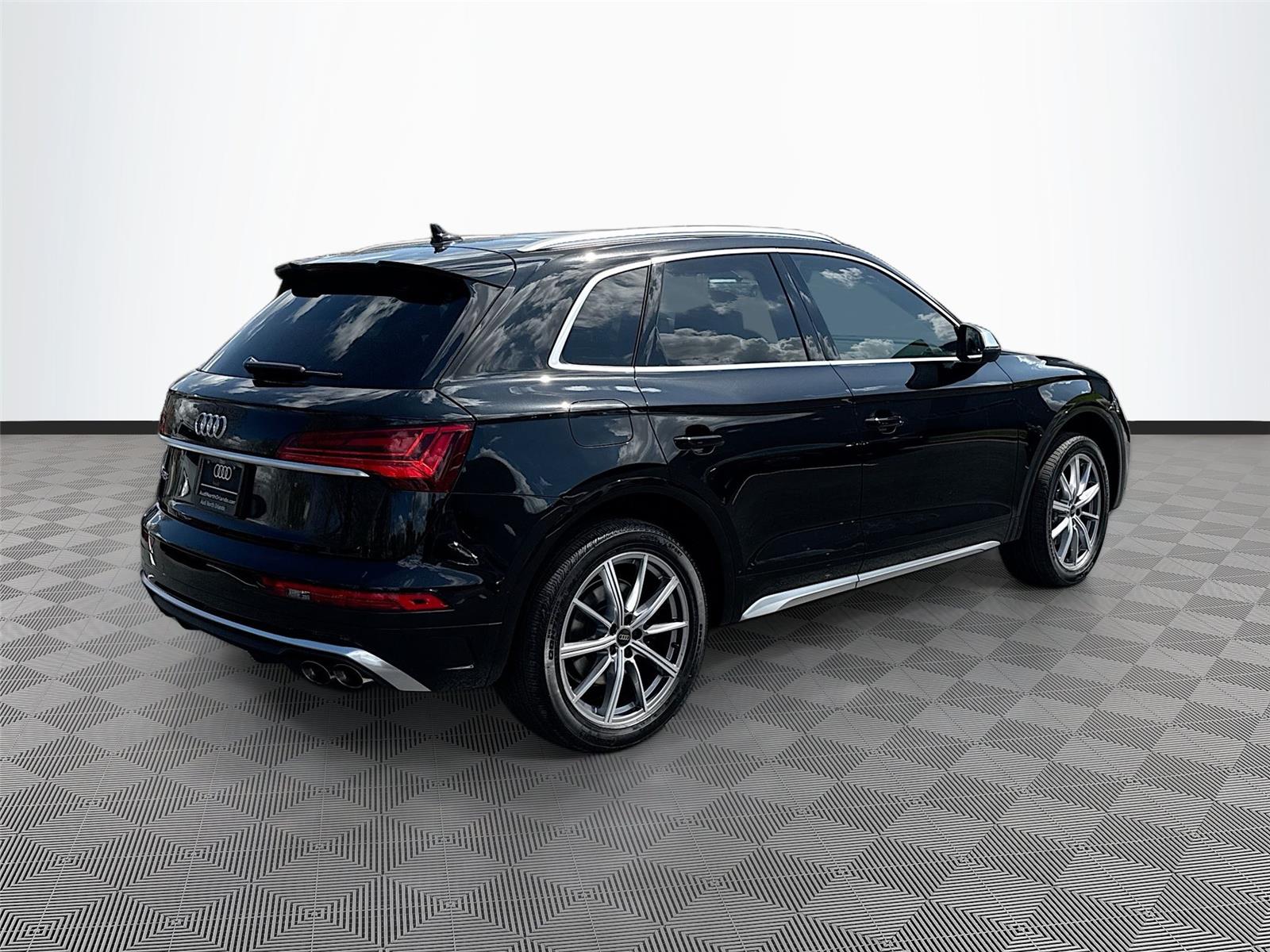 2022 Audi SQ5 Premium Plus
