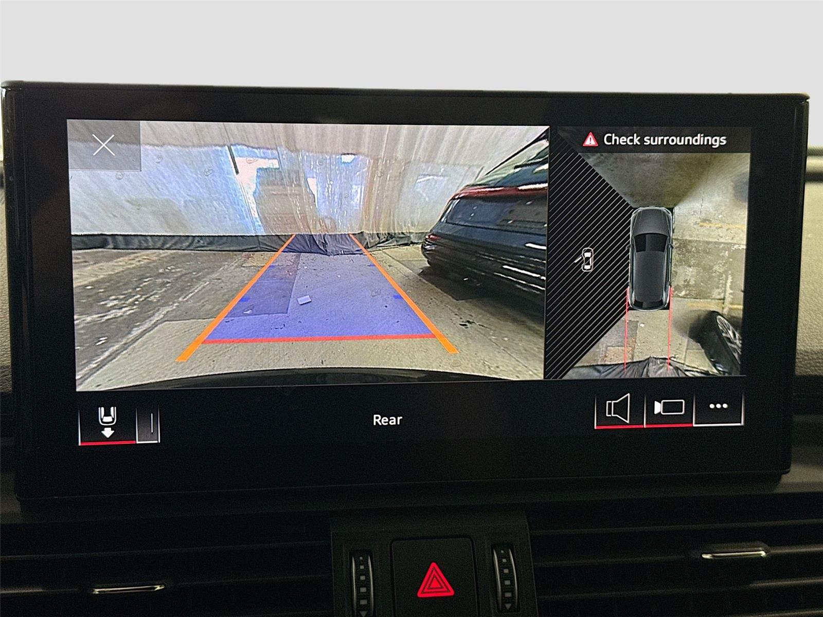 2022 Audi SQ5 Premium Plus