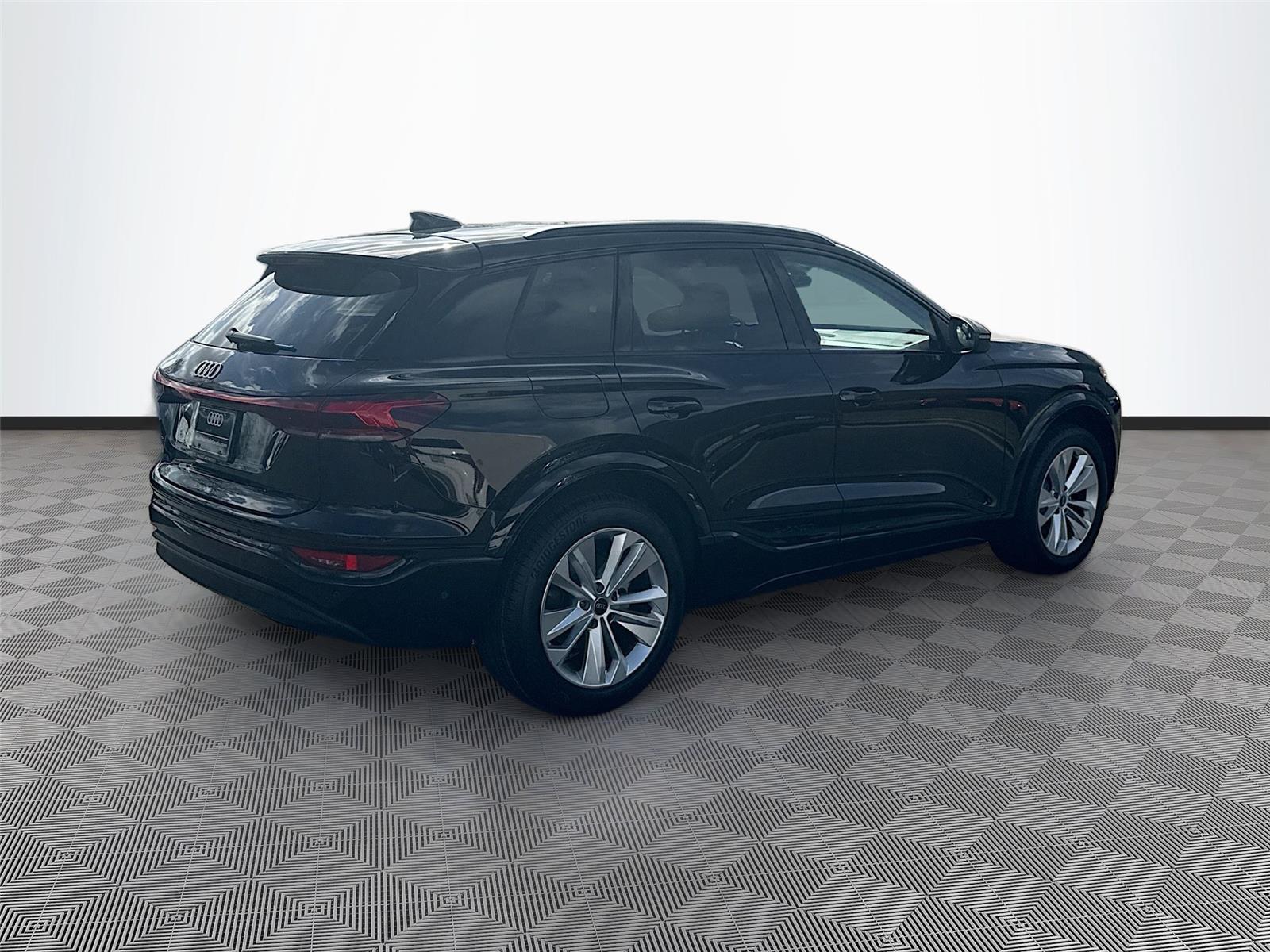 2025 Audi Q6 e-tron Premium