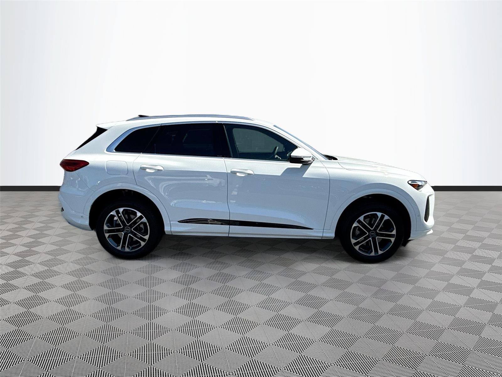 2025 Audi Q5 Premium