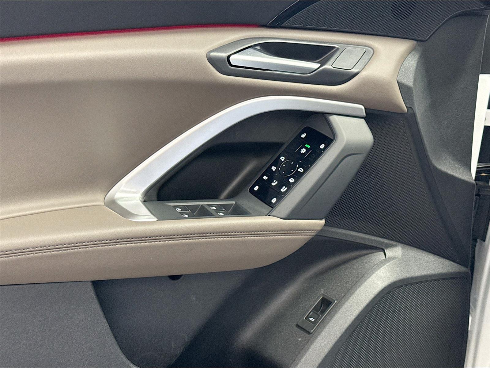 2025 Audi Q5 Premium