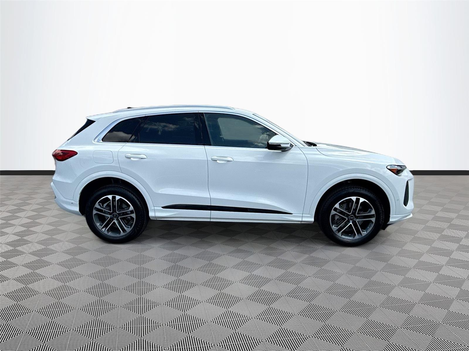 2025 Audi Q5 Premium