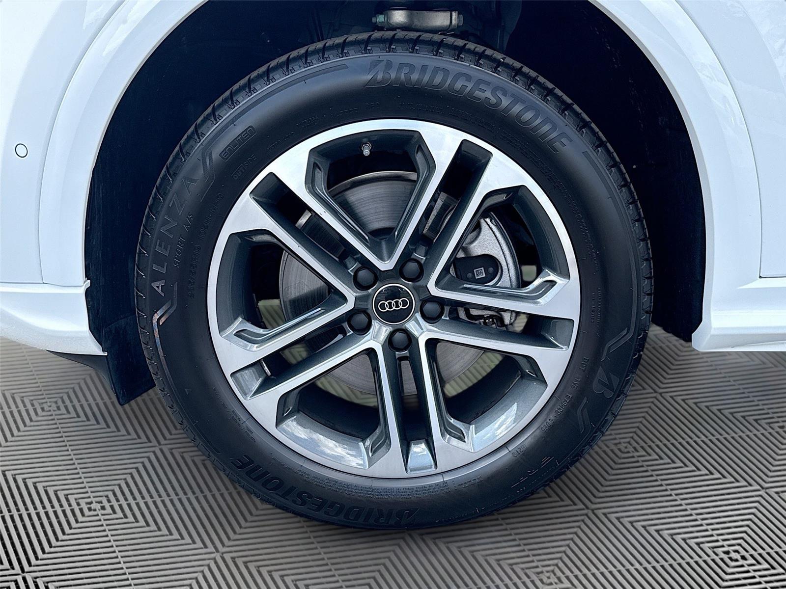 2025 Audi Q5 Premium