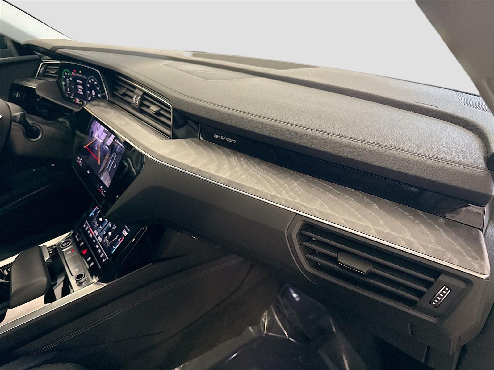 2024 Audi Q8 e-tron Premium Plus