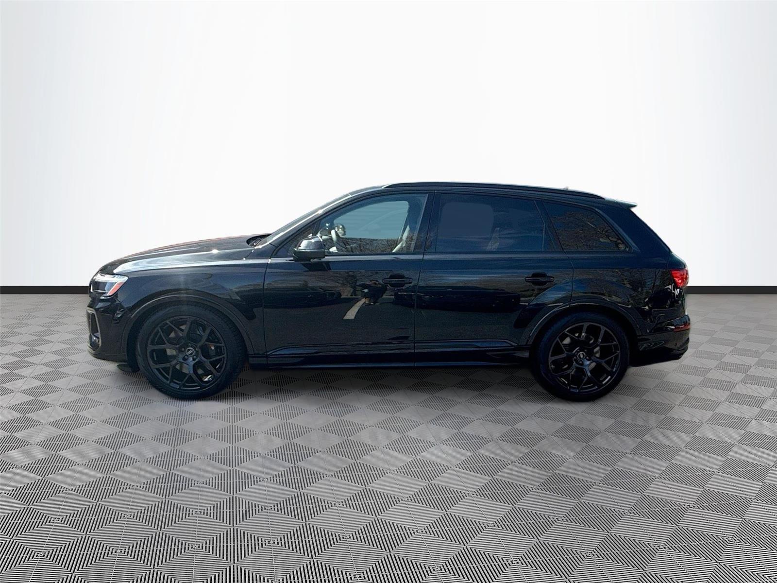 2026 Audi SQ7 Premium Plus