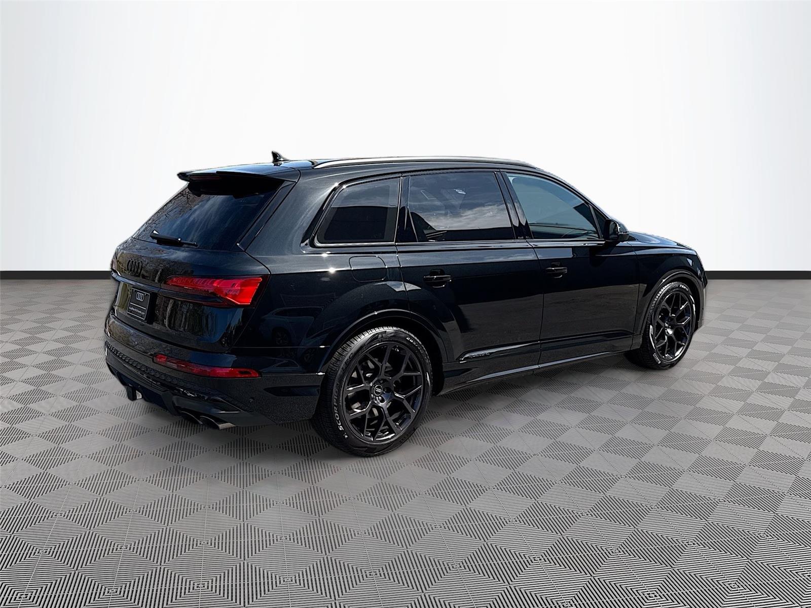 2026 Audi SQ7 Premium Plus