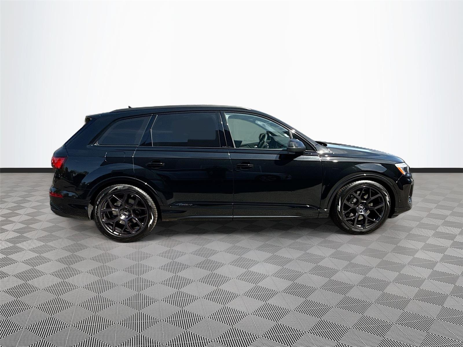2026 Audi SQ7 Premium Plus