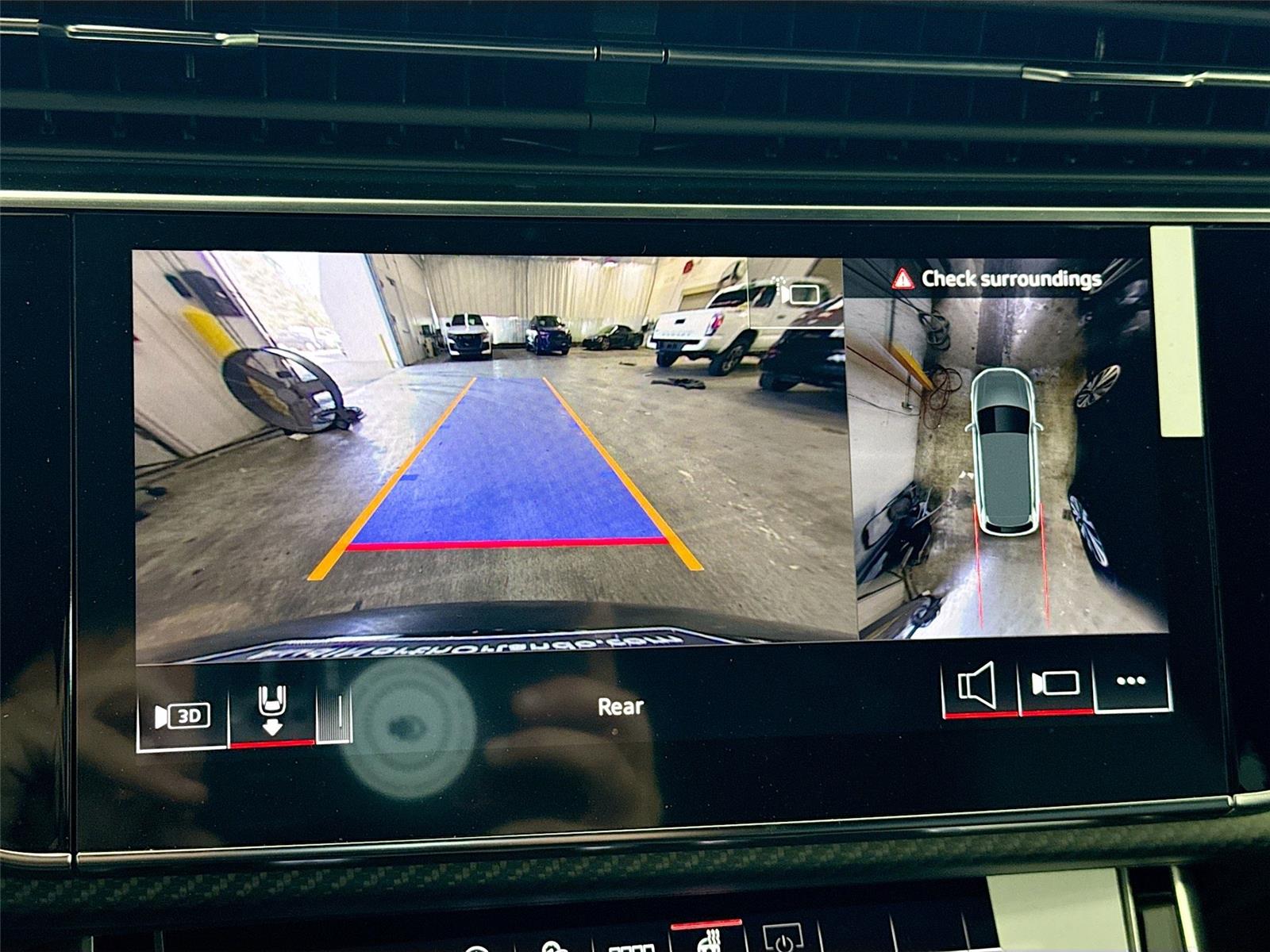 2026 Audi SQ7 Premium Plus