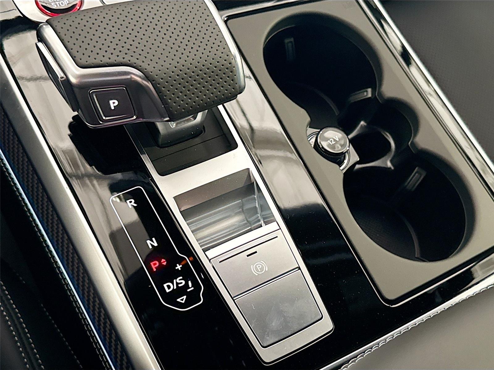 2026 Audi SQ7 Premium Plus