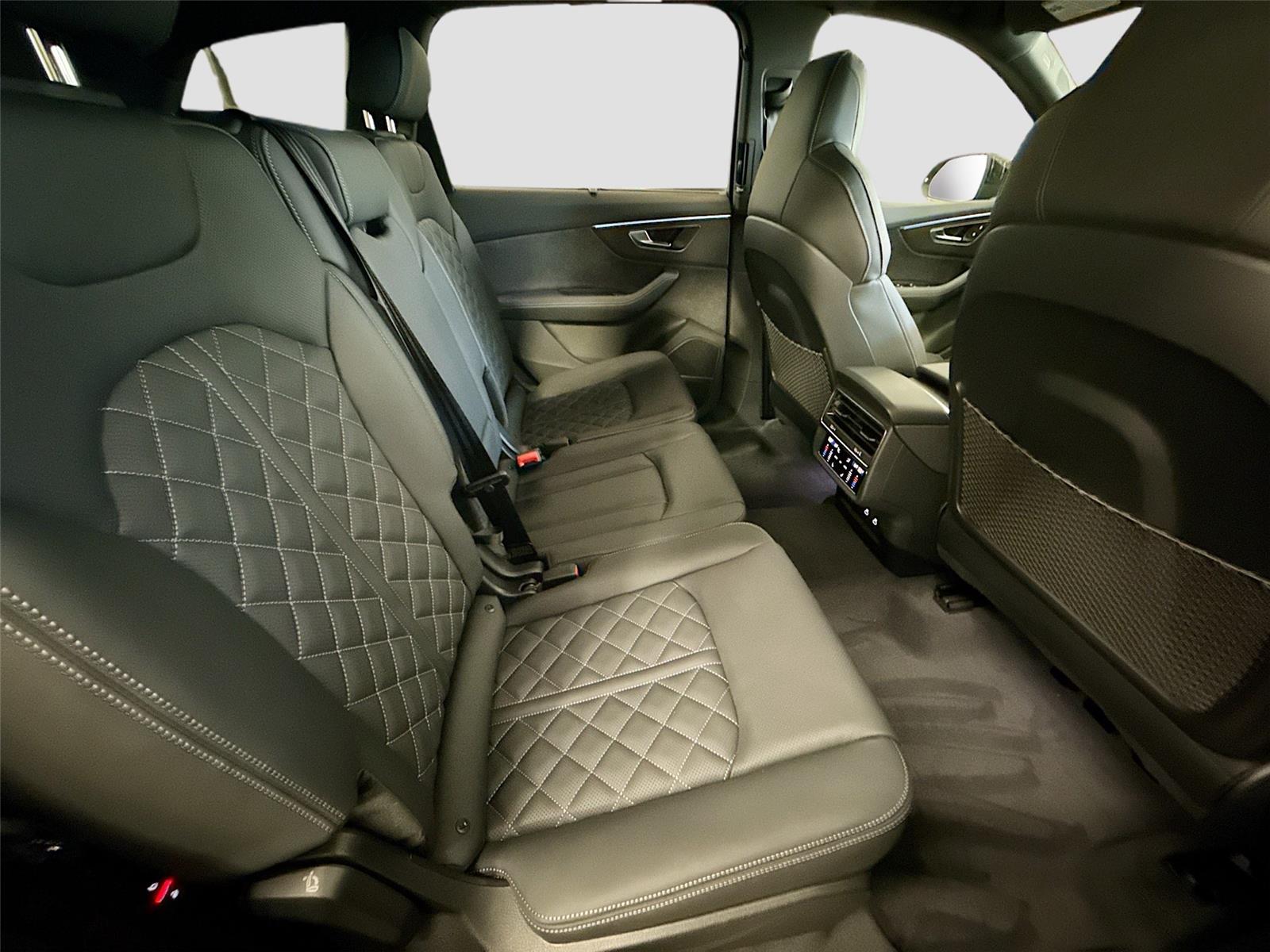 2026 Audi SQ7 Premium Plus