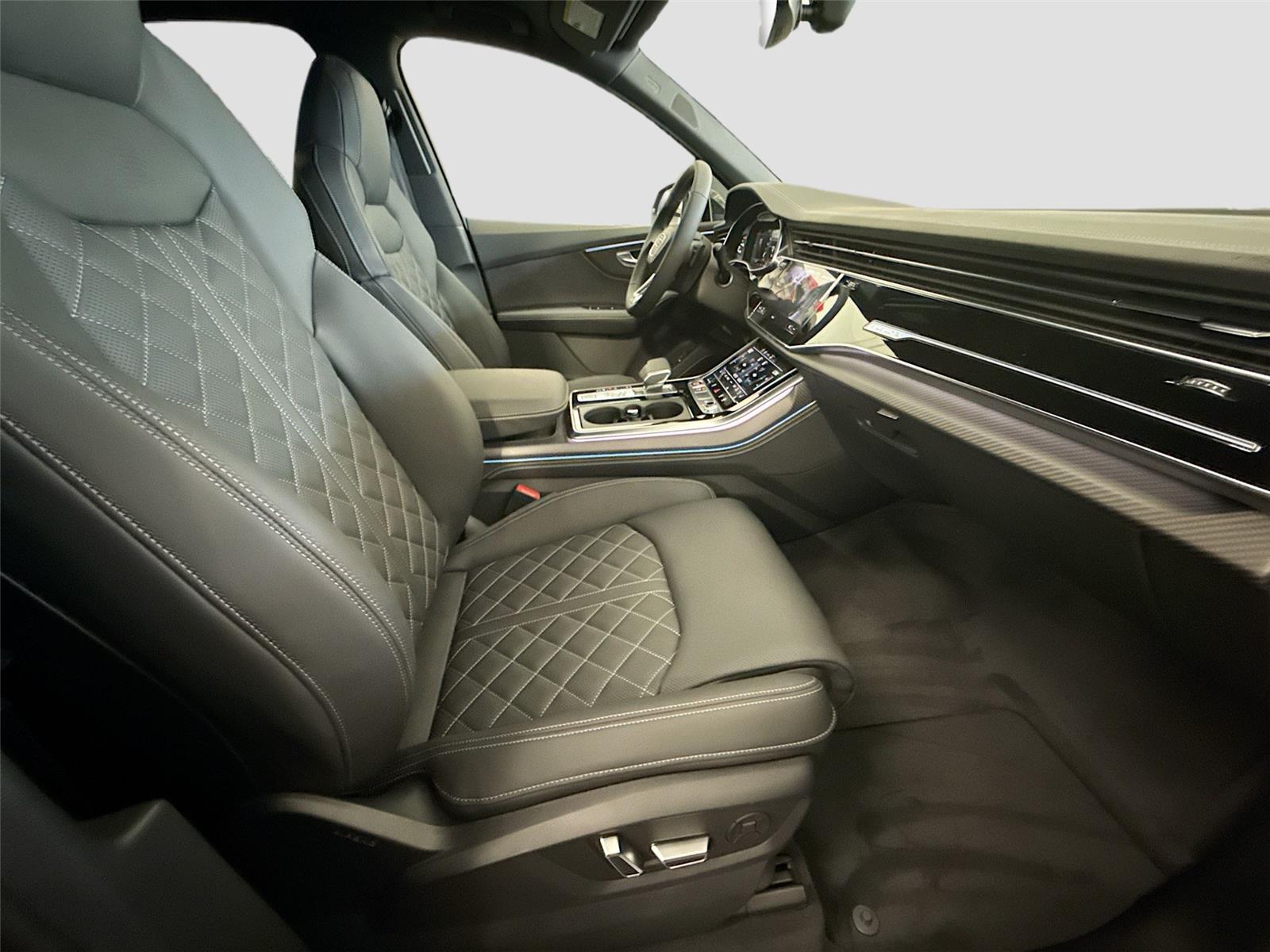 2026 Audi SQ7 Premium Plus
