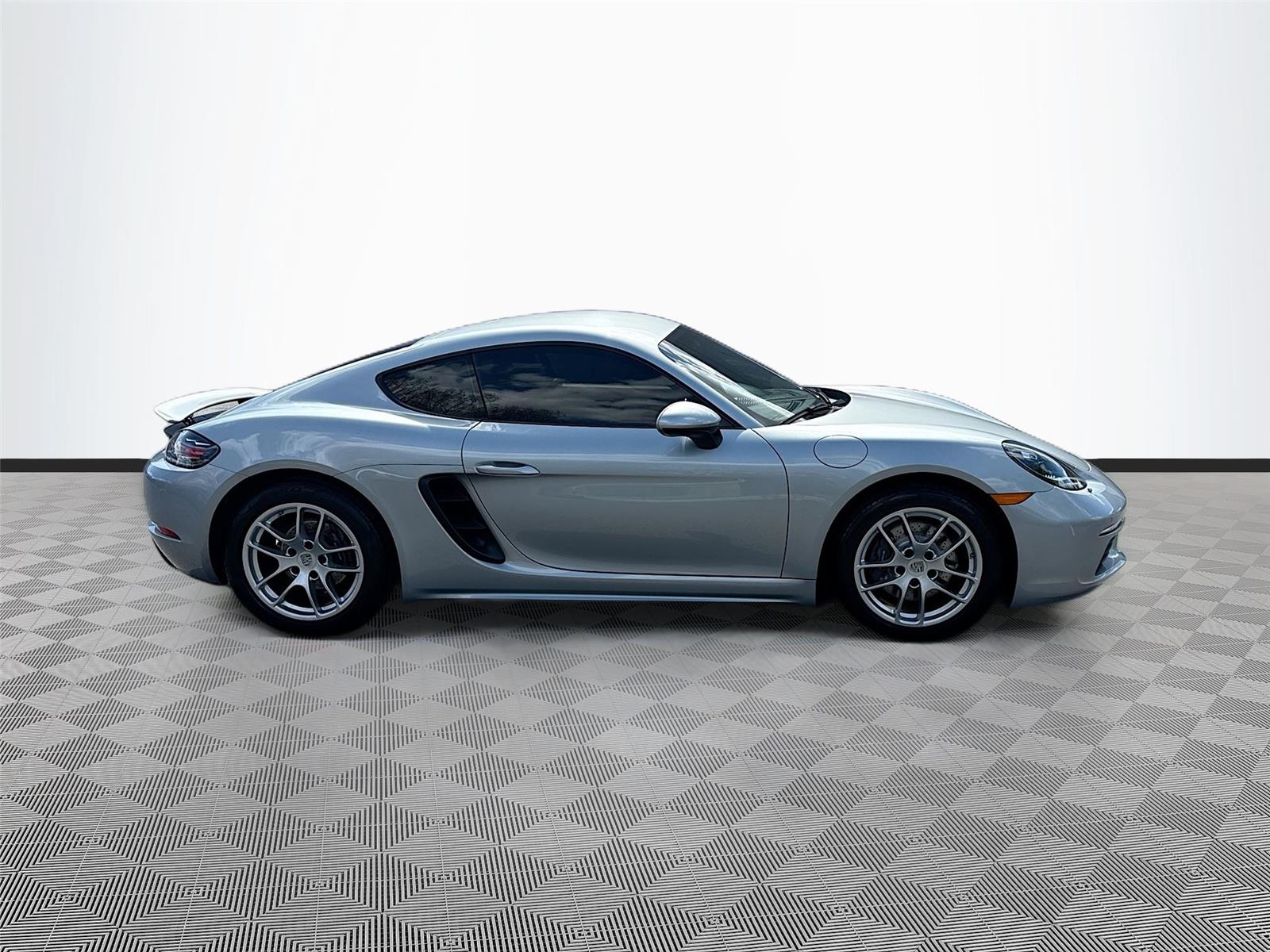 2021 Porsche 718 Cayman