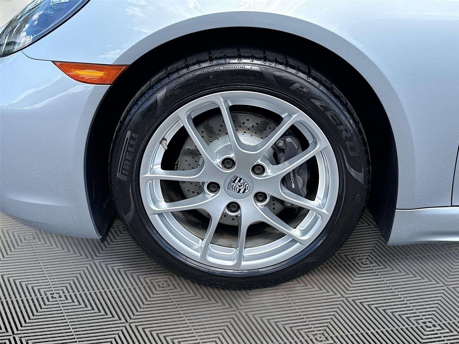 2021 Porsche 718 Cayman