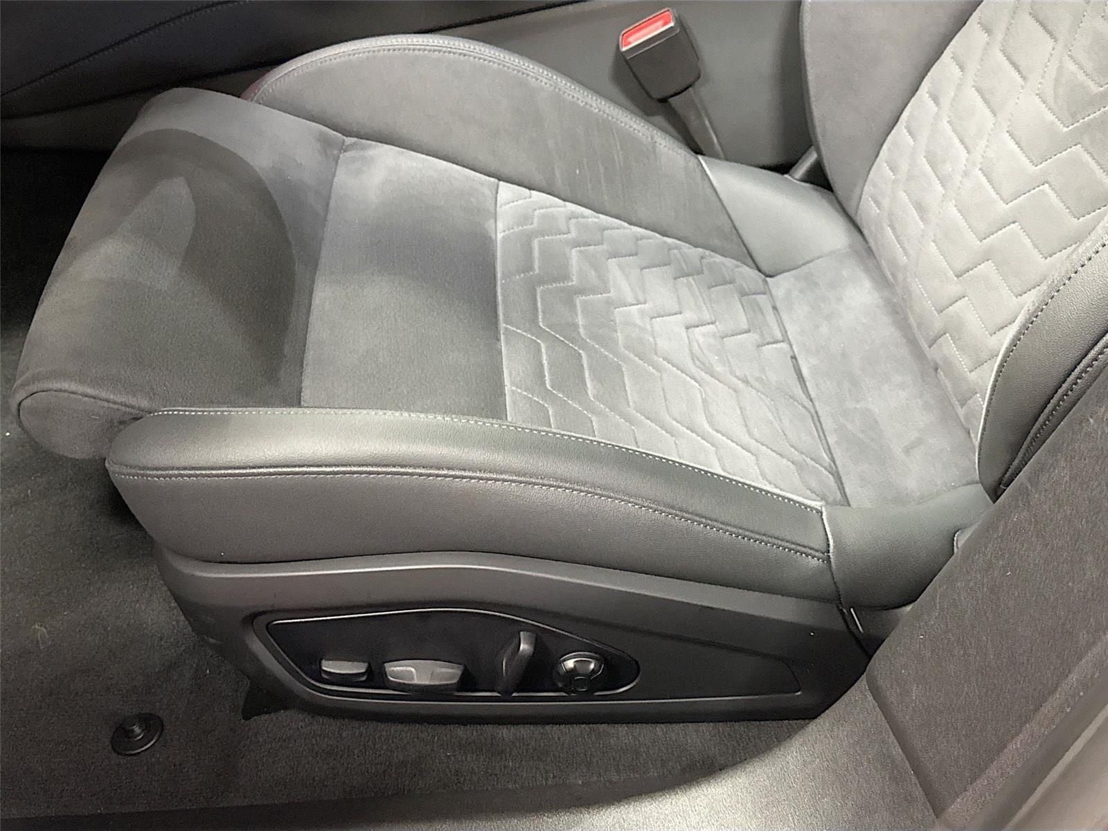 2024 Audi e-tron GT Premium Plus