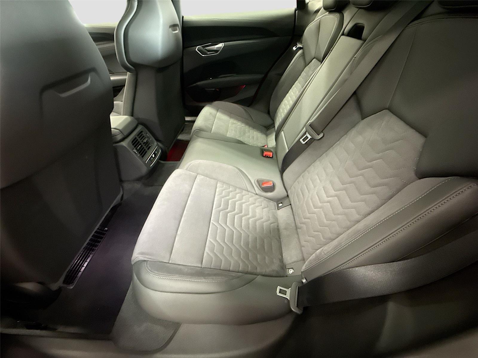 2024 Audi e-tron GT Premium Plus