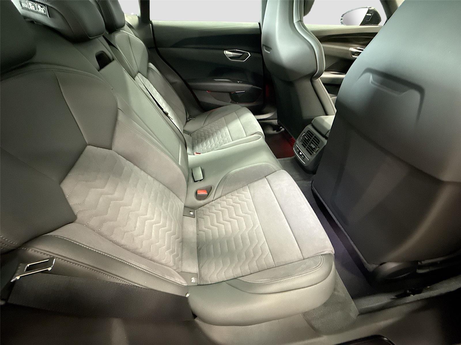 2024 Audi e-tron GT Premium Plus