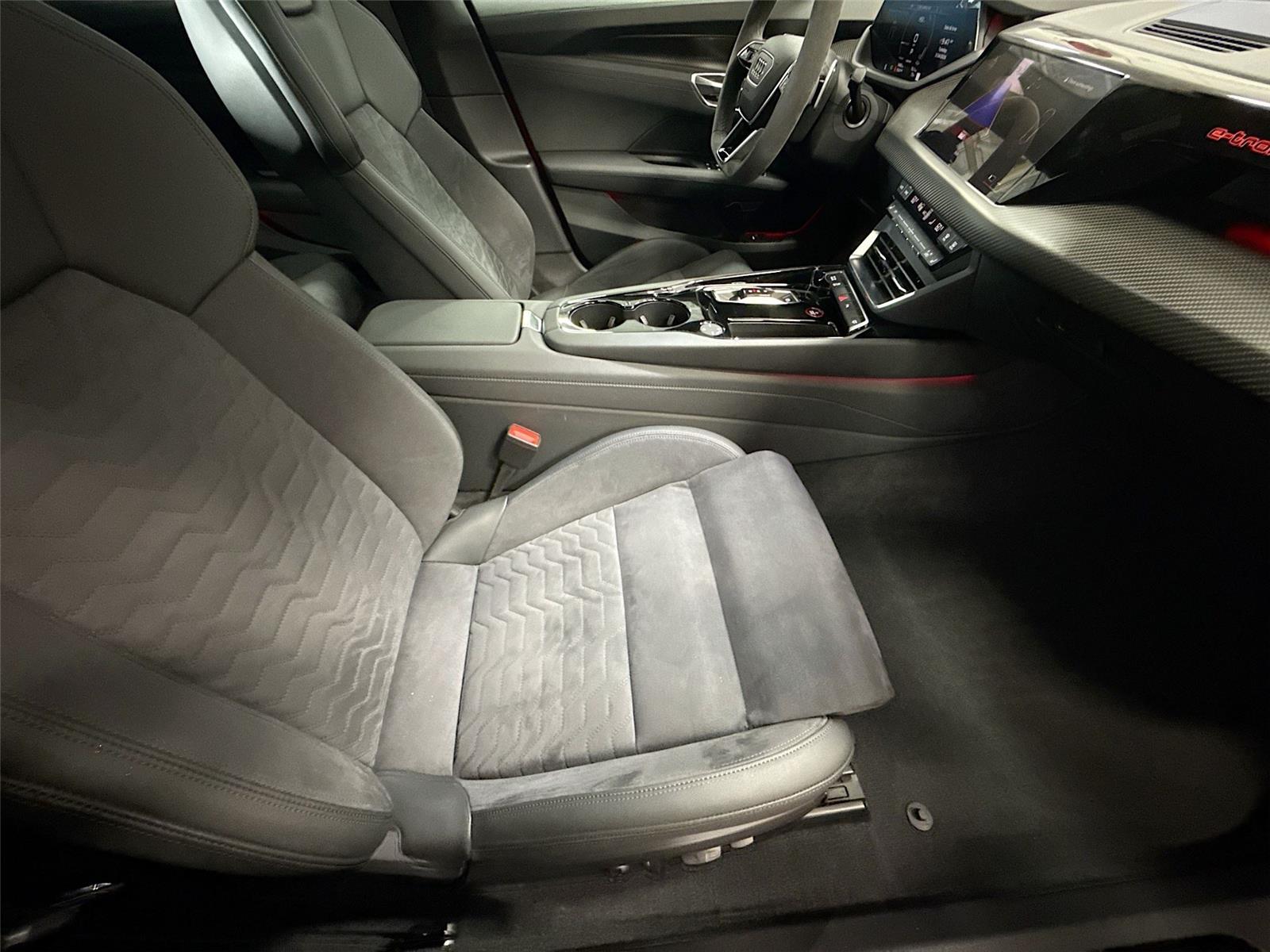 2024 Audi e-tron GT Premium Plus