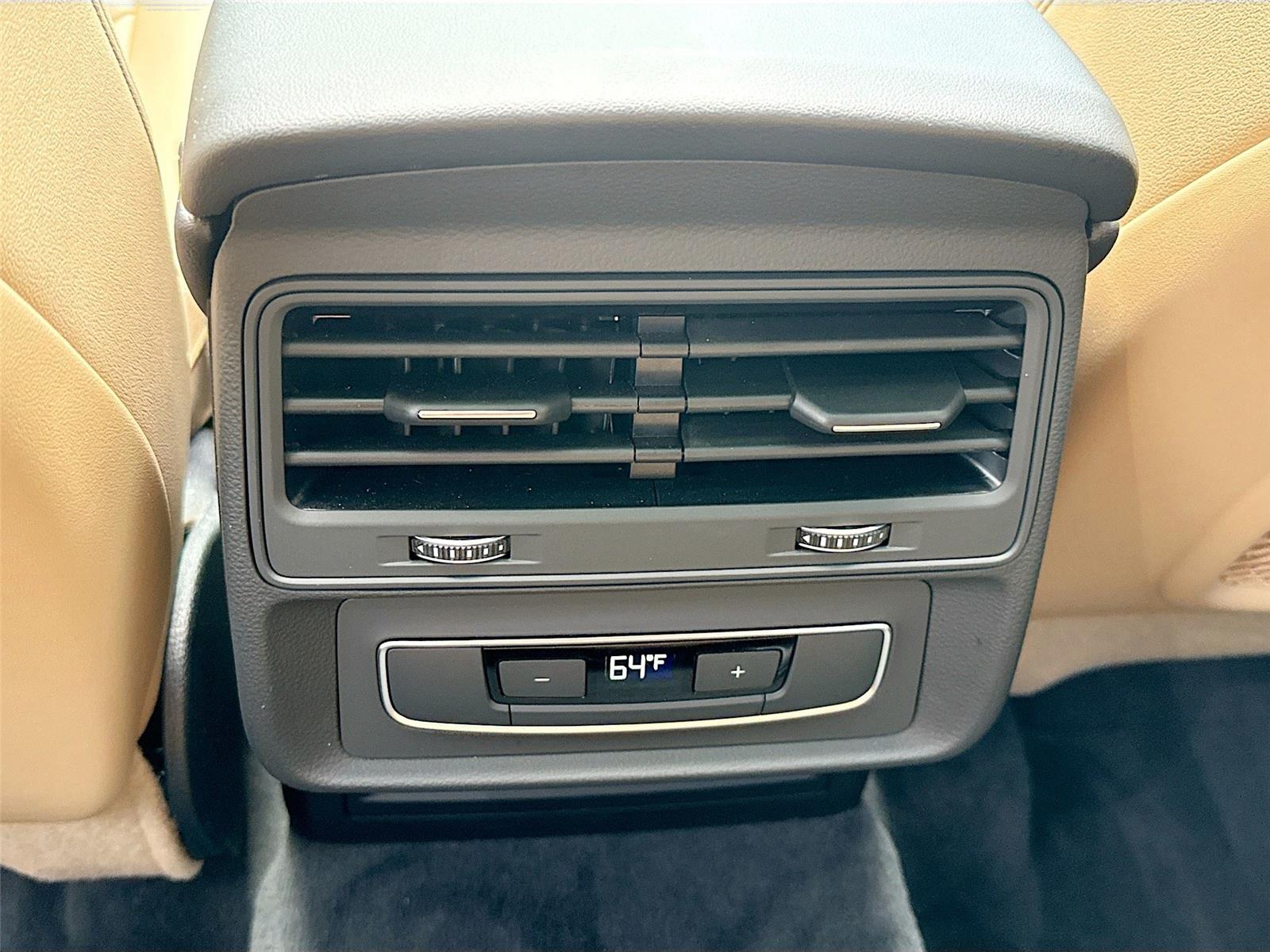 2025 Audi Q7 Premium