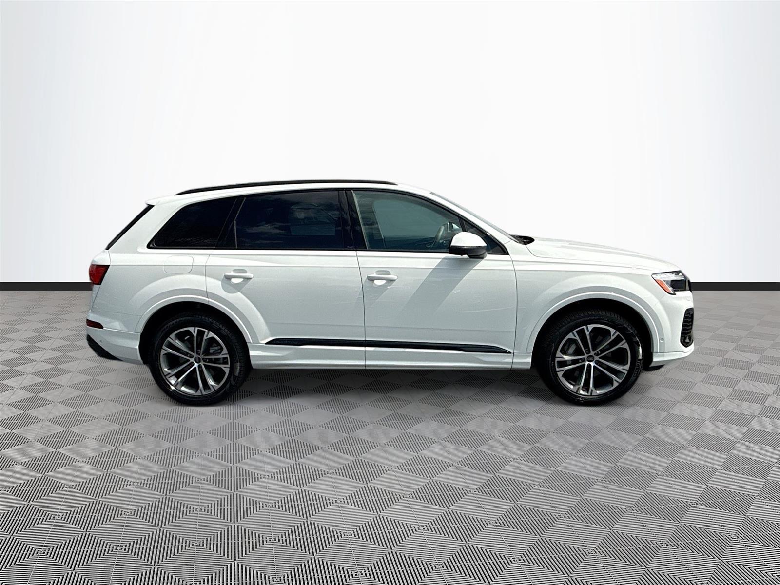 2025 Audi Q7 Premium
