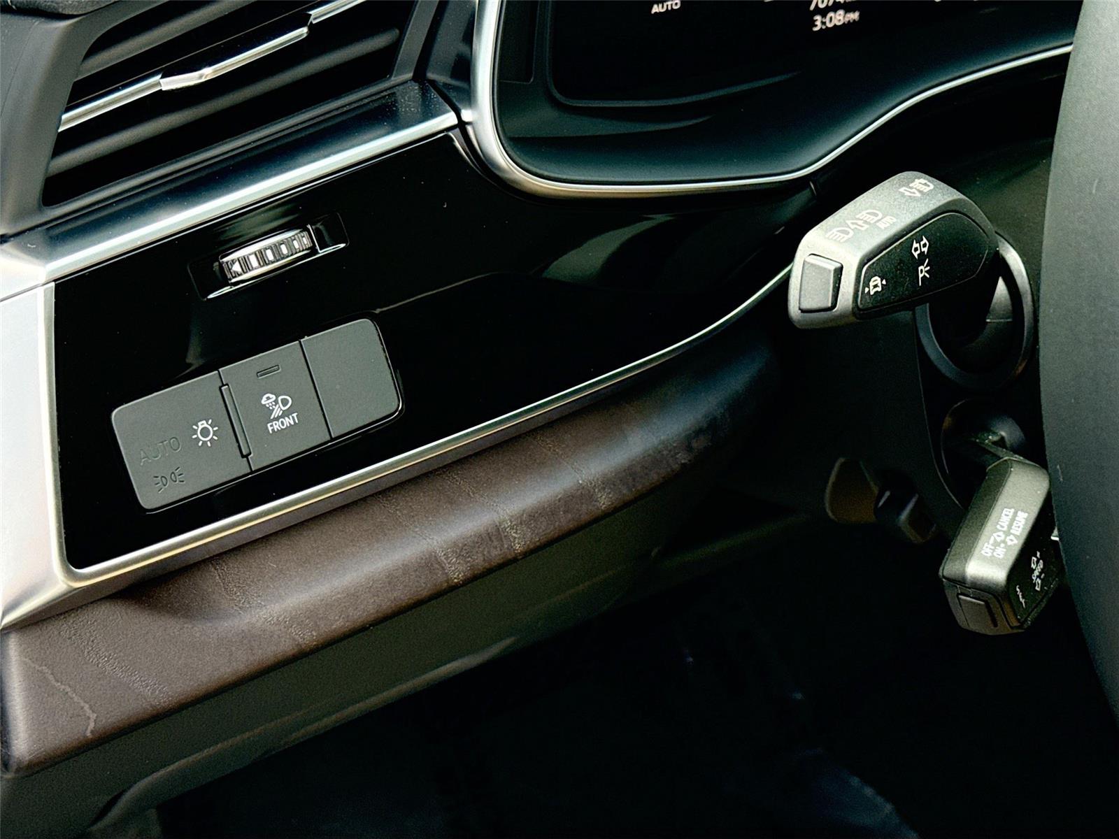 2025 Audi Q7 Premium