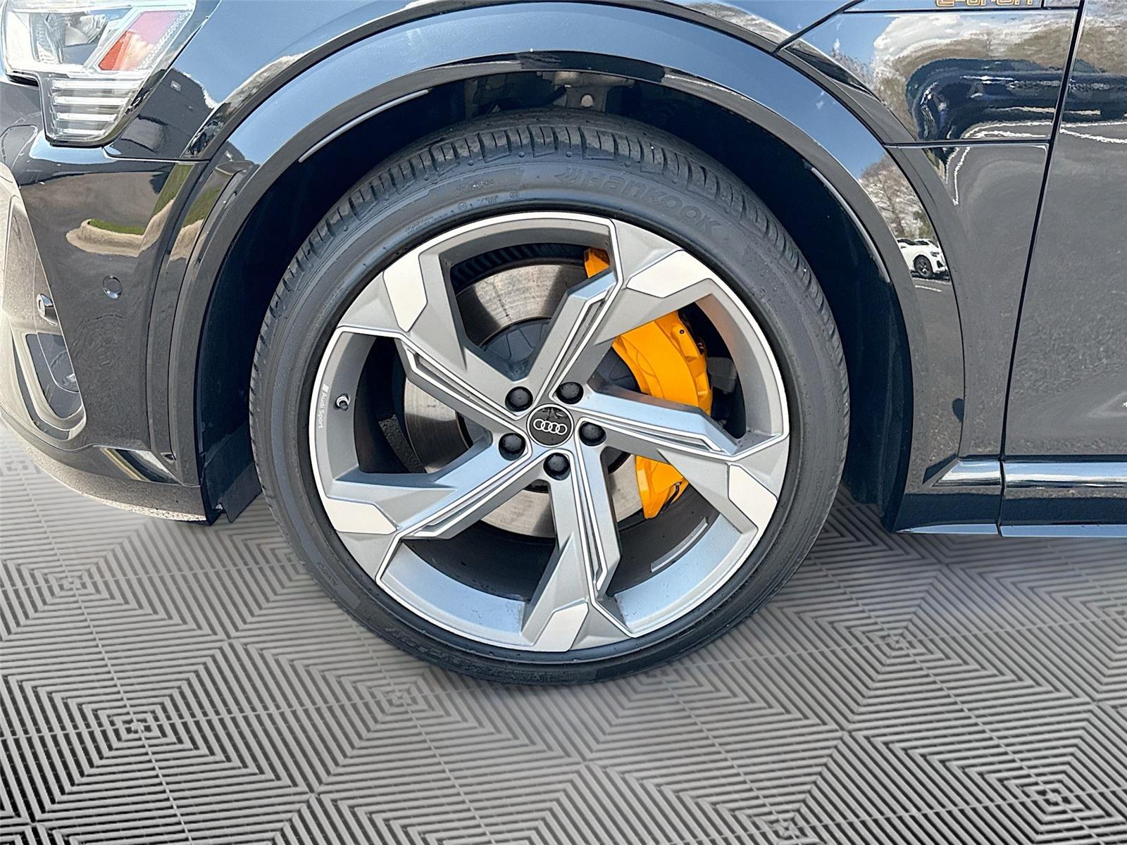 2023 Audi e-tron S Sportback Premium Plus